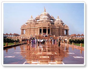 Akshardham Ttmple - a marvelous attractions of architectural design and carving on stone